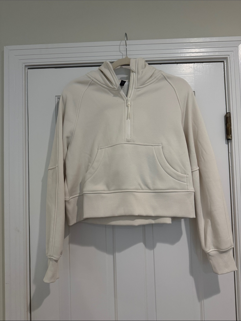 Cropped Cream Half-Zip Hoodie with Kangaroo Pocket - Unbranded